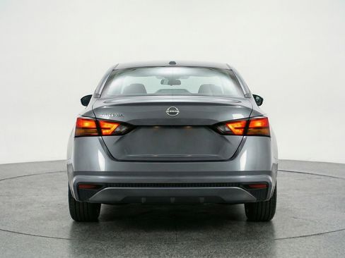 Used 2025 Nissan Altima 2.5 SV FWD image 7