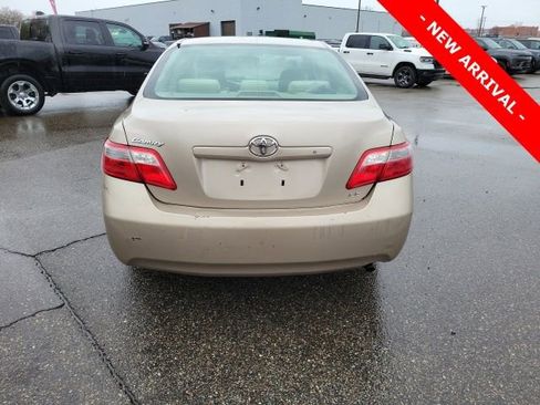 Used 2009 Toyota Camry LE image 4