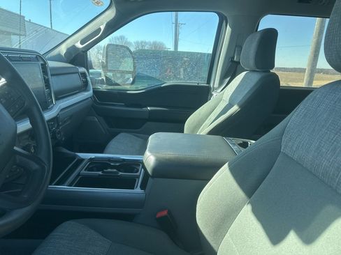 Used 2023 Ford F250 XLT w/ XLT Premium Package image 5