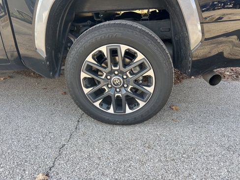Used 2024 Toyota Tundra Limited image 8