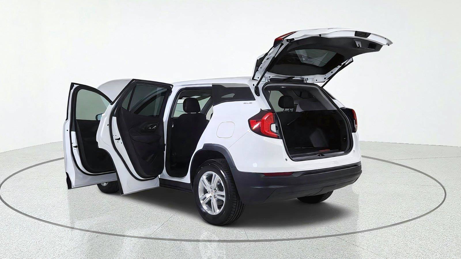 Used 2024 GMC Terrain SLE w/ LPO, Floor Liner Package AWD/4WD image 12