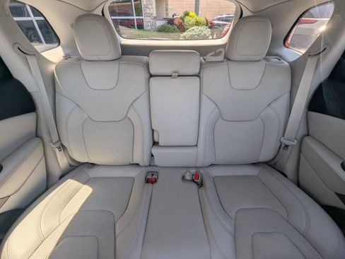 Used 2019 Jeep Cherokee Limited AWD/4WD image 23