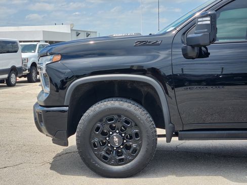Used 2024 Chevrolet Silverado 2500 LTZ w/ LTZ Plus Package AWD/4WD image 9