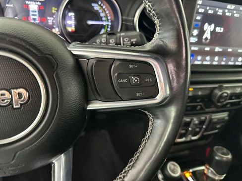 Used 2022 Jeep Wrangler Unlimited Sahara w/ Cold Weather Group image 16