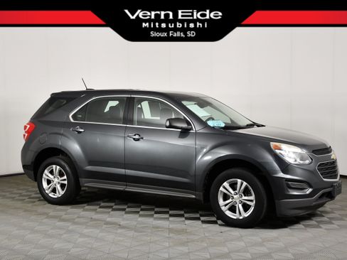 Used 2017 Chevrolet Equinox LS FWD image 1