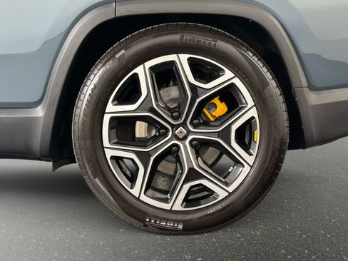 Used 2026 Rivian R1S Premium AWD/4WD image 12