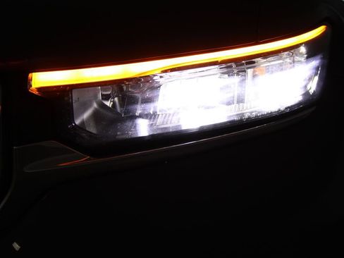 Used 2023 Jeep Grand Cherokee L Laredo image 50