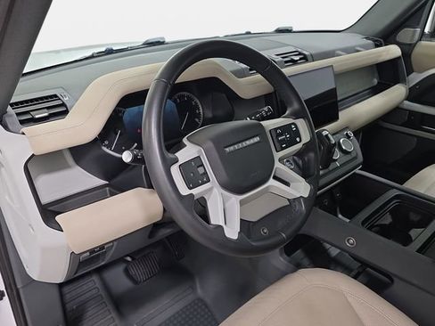 Used 2023 Land Rover Defender 130 SE image 16