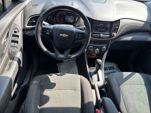 Used 2020 Chevrolet Trax LS w/ Tint and Cruise Package FWD image 5