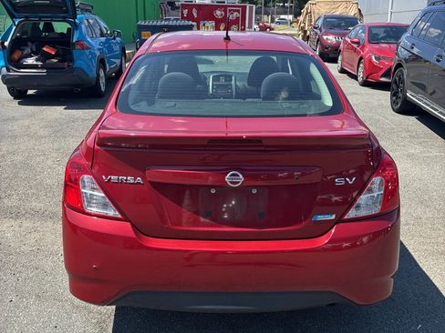 Used 2015 Nissan Versa SV w/ SV Appearance Package FWD image 4