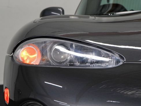 Used 2002 Dodge Viper GTS RWD image 11