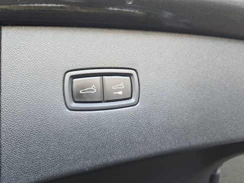 Used 2023 Porsche Cayenne Coupe AWD/4WD image 16