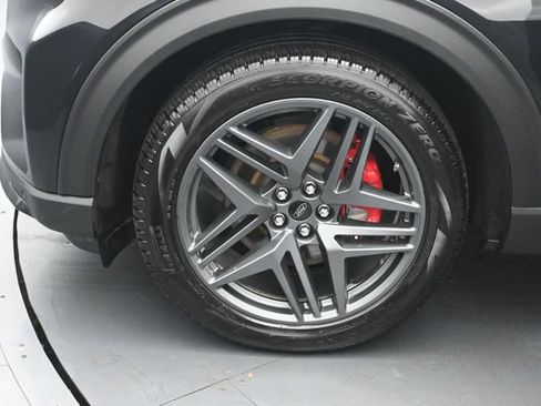 Certified 2025 Ford Explorer ST AWD/4WD image 37