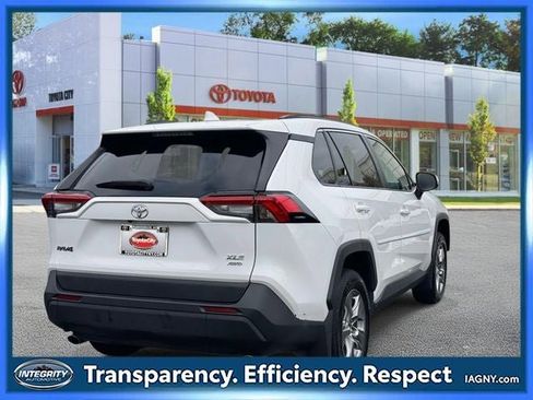 Used 2023 Toyota RAV4 XLE w/ Convenience Package image 5