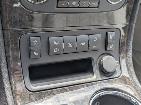 Used 2011 GMC Acadia Denali FWD image 20