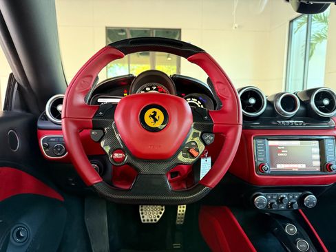 Used 2016 Ferrari California T RWD image 36