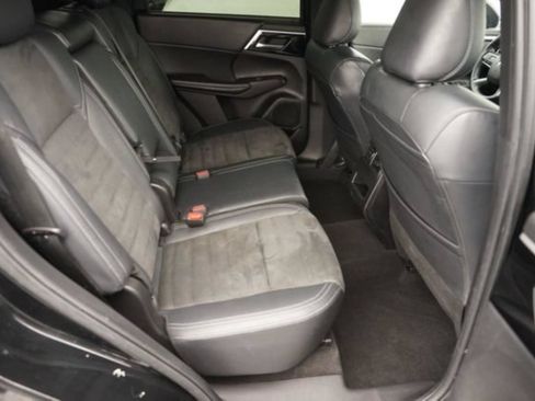 Used 2022 Mitsubishi Outlander SE FWD image 17