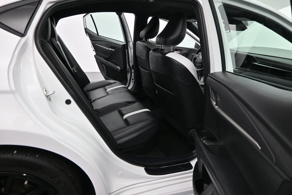 Used 2025 Toyota Camry SE FWD image 18