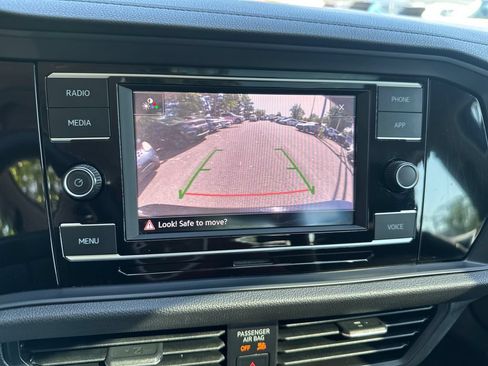 Used 2024 Volkswagen Jetta SE FWD image 14