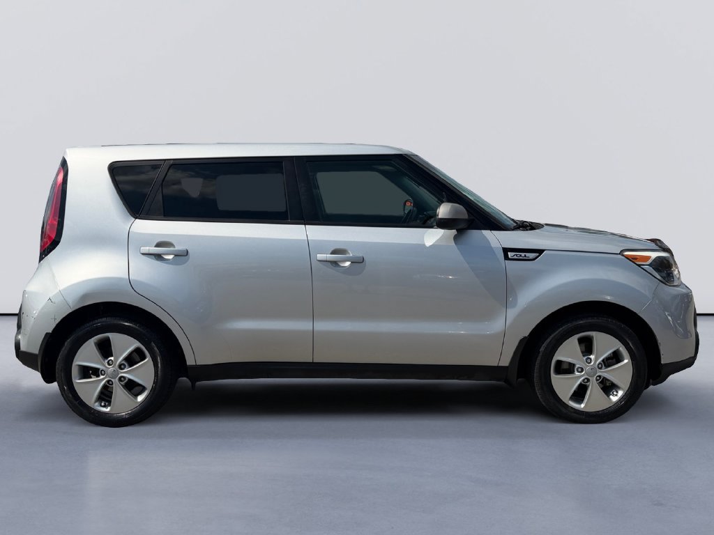 Used 2016 Kia Soul FWD image 2