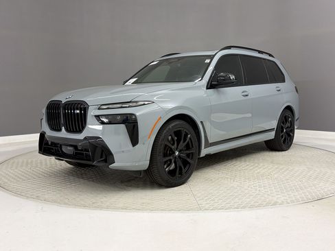 Used 2025 BMW X7 M60i AWD/4WD image 36