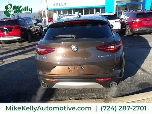 Used 2018 Alfa Romeo Stelvio AWD image 6