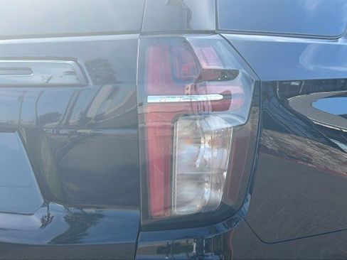 Used 2022 Chevrolet Tahoe Z71 w/ Off-Road Capability Package image 17