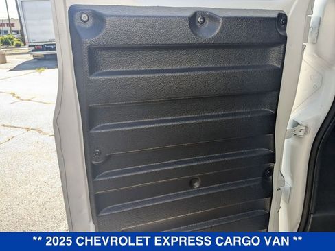 New 2025 Chevrolet Express 3500 Extended RWD image 31