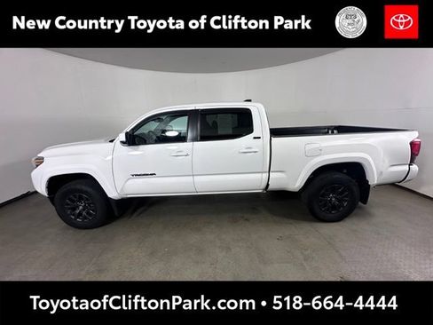 Used 2021 Toyota Tacoma SR5 AWD/4WD image 6