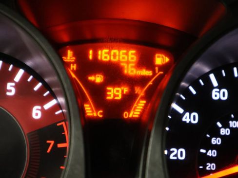 Used 2014 Nissan Juke NISMO RS image 4