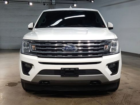 Used 2021 Ford Expedition Max XLT image 2