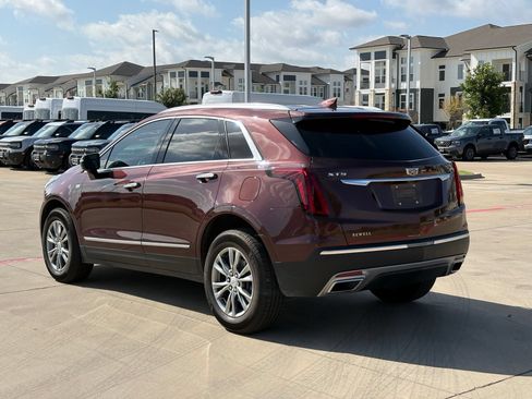 Used 2022 Cadillac XT5 Premium Luxury w/ Technology Package FWD image 5