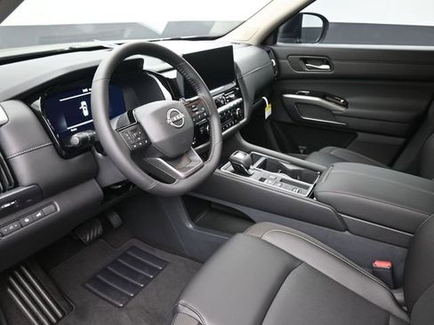 New 2026 Nissan Pathfinder SL w/ SL Premium Package image 18