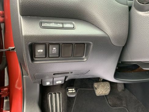 Used 2017 Nissan Altima 2.5 SR w/ Midnight Edition Package FWD image 13