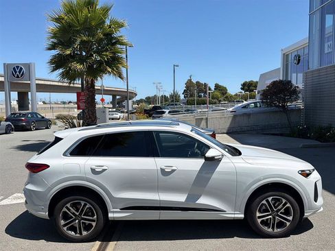 Used 2025 Audi Q5 Premium w/ Convenience Package AWD/4WD image 5