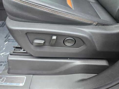 Used 2025 GMC Sierra 1500 AT4 w/ AT4 Premium Package AWD/4WD image 13