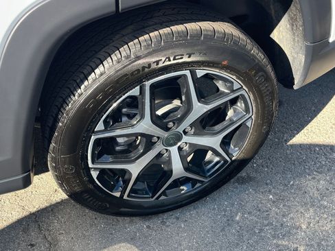 Used 2025 Jeep Compass Limited image 30