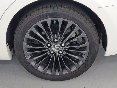 Used 2016 Toyota Avalon Touring FWD image 11
