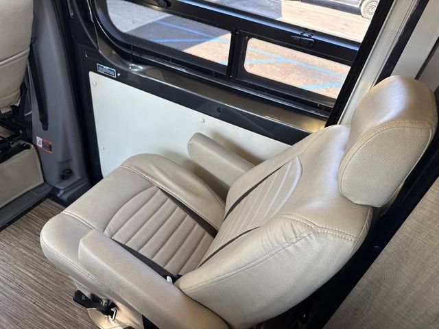 Used 2016 Mercedes-Benz Sprinter 3500 image 27