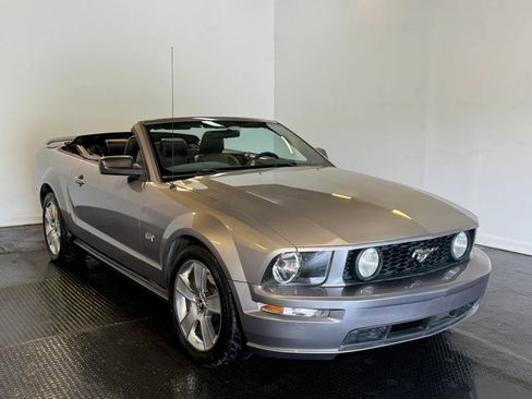 Used 2006 Ford Mustang GT Premium RWD image 3