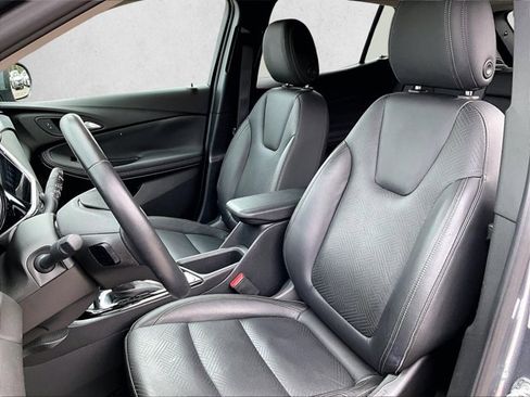 Used 2021 Buick Encore GX Essence w/ Sport Touring Package FWD image 24