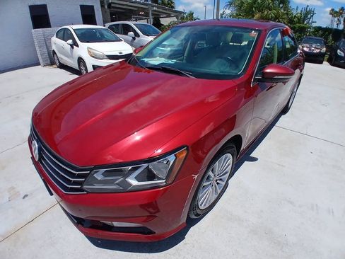 Used 2017 Volkswagen Passat 1.8T SE FWD image 4