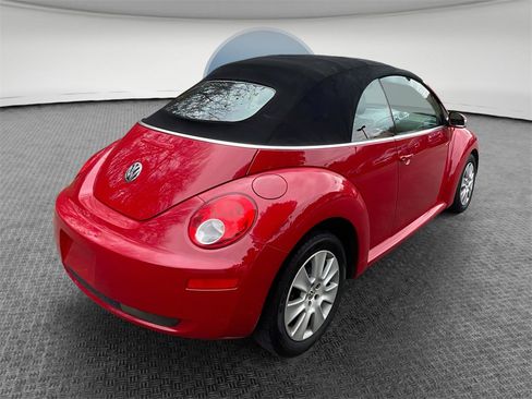 Used 2008 Volkswagen Beetle S image 3