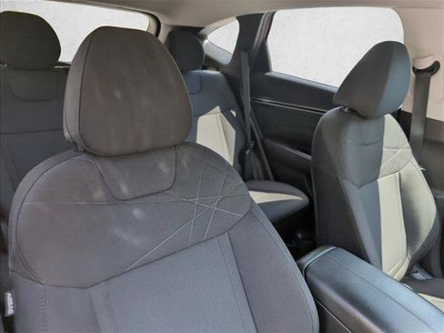 Certified 2023 Hyundai Tucson SE image 24