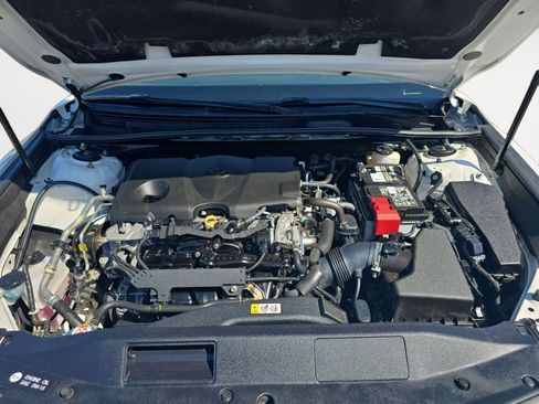 Used 2018 Toyota Camry SE w/ Moonroof Package FWD image 24