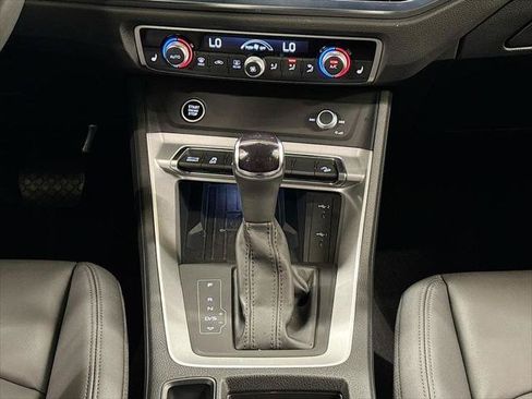 Certified 2025 Audi Q3 2.0T Premium w/ Convenience Package AWD/4WD image 13