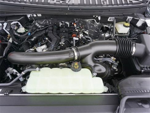 New 2024 Ford Expedition XLT image 10