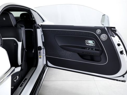 Used 2024 Rolls-Royce Spectre w/ Spectre Launch Package image 11