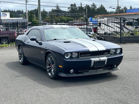 Used 2014 Dodge Challenger SRT8 RWD image 20