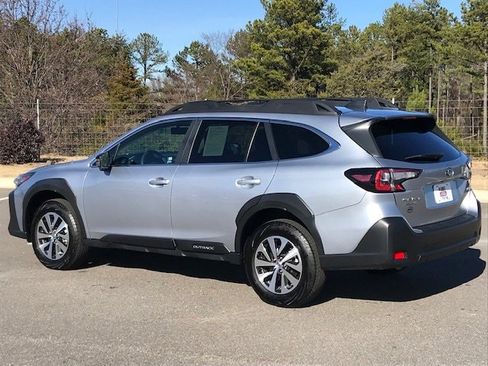 Certified 2025 Subaru Outback Premium w/ Popular Package #1A image 3